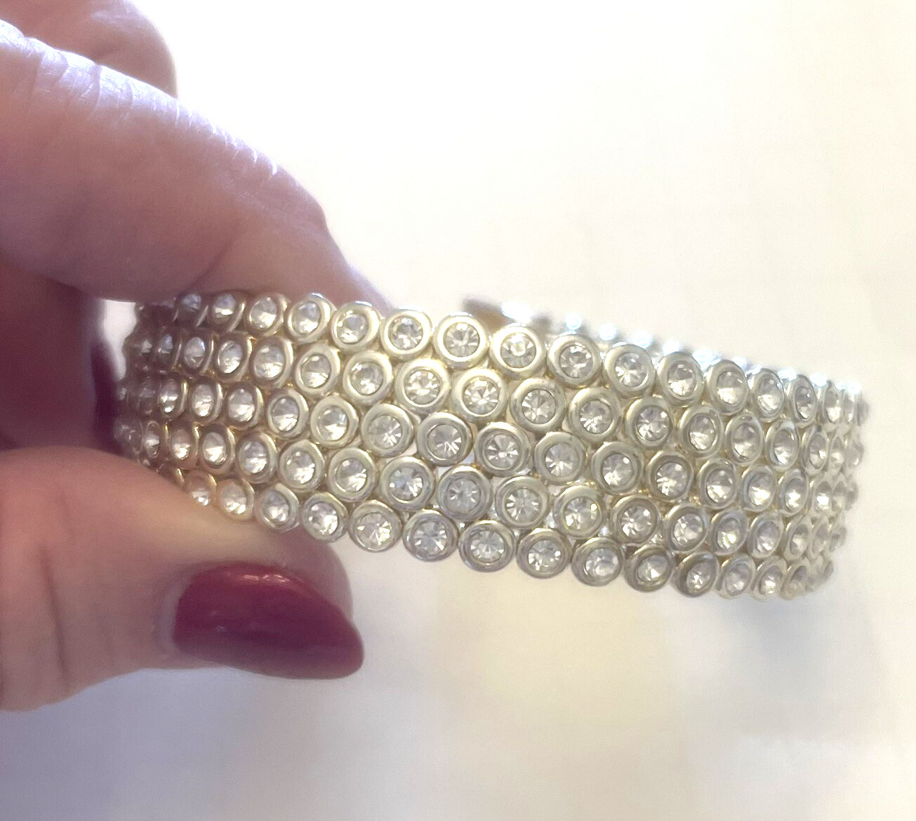 WIDE HEAVY FLEXIBLE BRACELET W/ BEZEL SET 5 ROWS CRYSTALS MED SIZE SILVERTONE