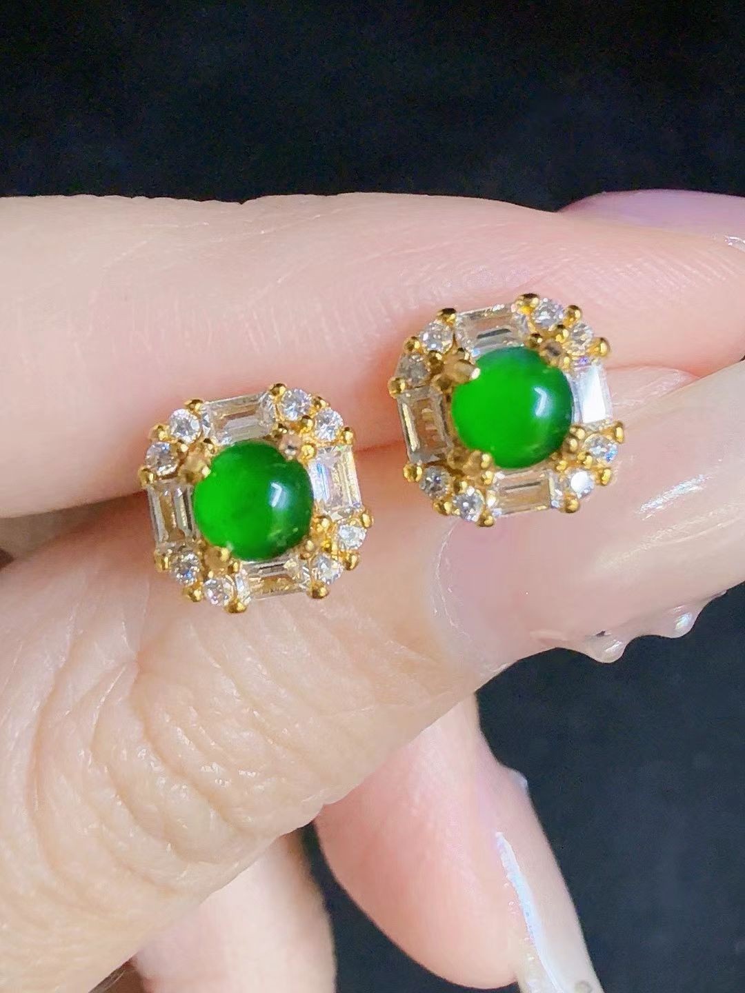 Top Natural grade A jadeite stud earring