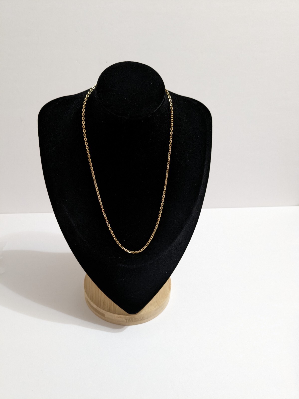 Gold Tone Oval Cable Link Chain Necklace. 18 Inches. Stackable. Minimalist.