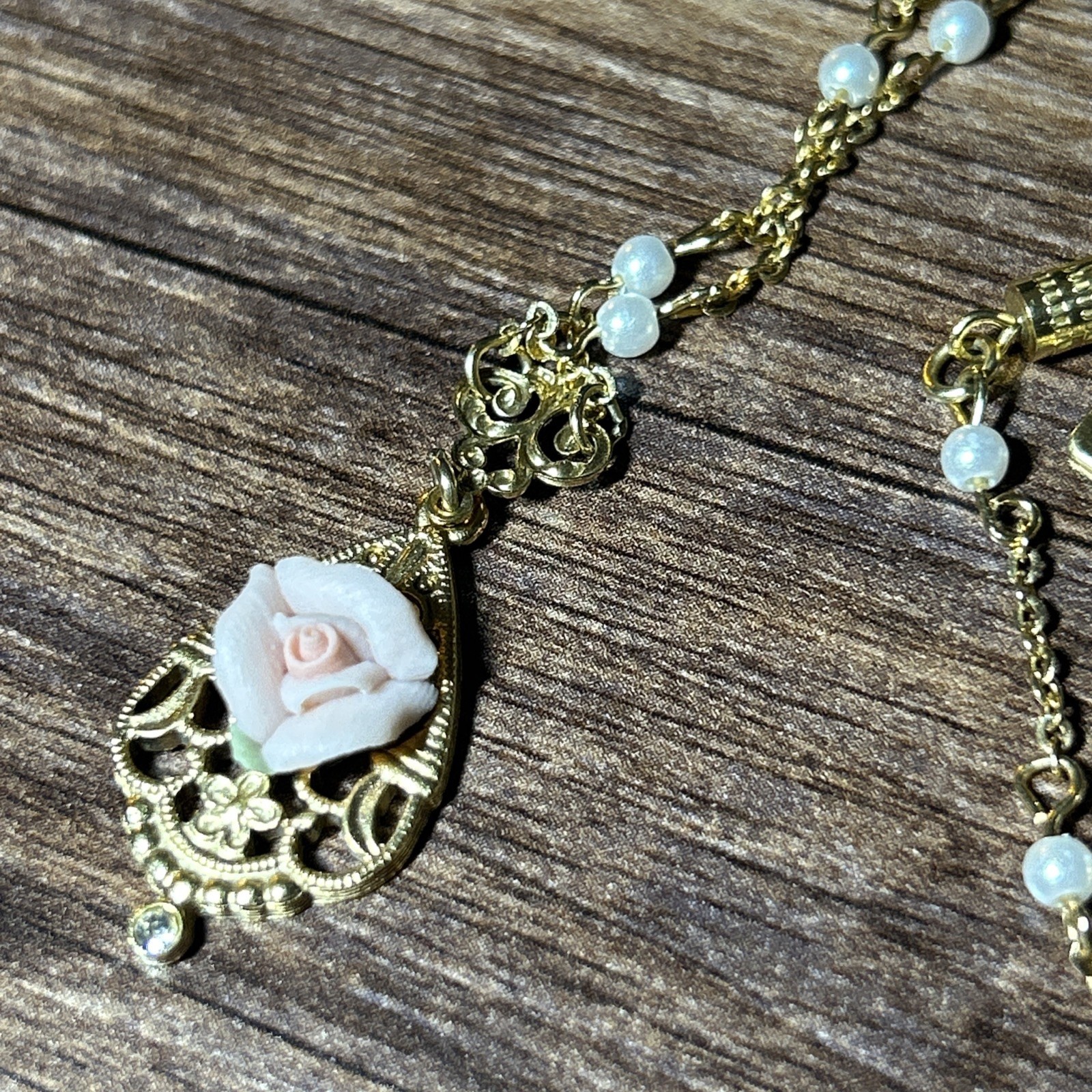 1928 Jewelry – Gold-tone Crystal/Porcelain Rose/Simulated Pearl 17in Necklace