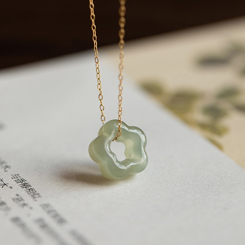 Natural Green Jade Floral Pendant Healing Dainty Women Elegant Luck Necklace