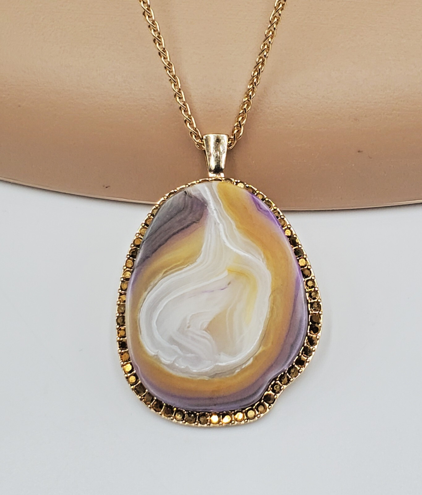 Jessica Simpson Necklace 28in Gold Tone Purple Gold Lucite Statement Pendant