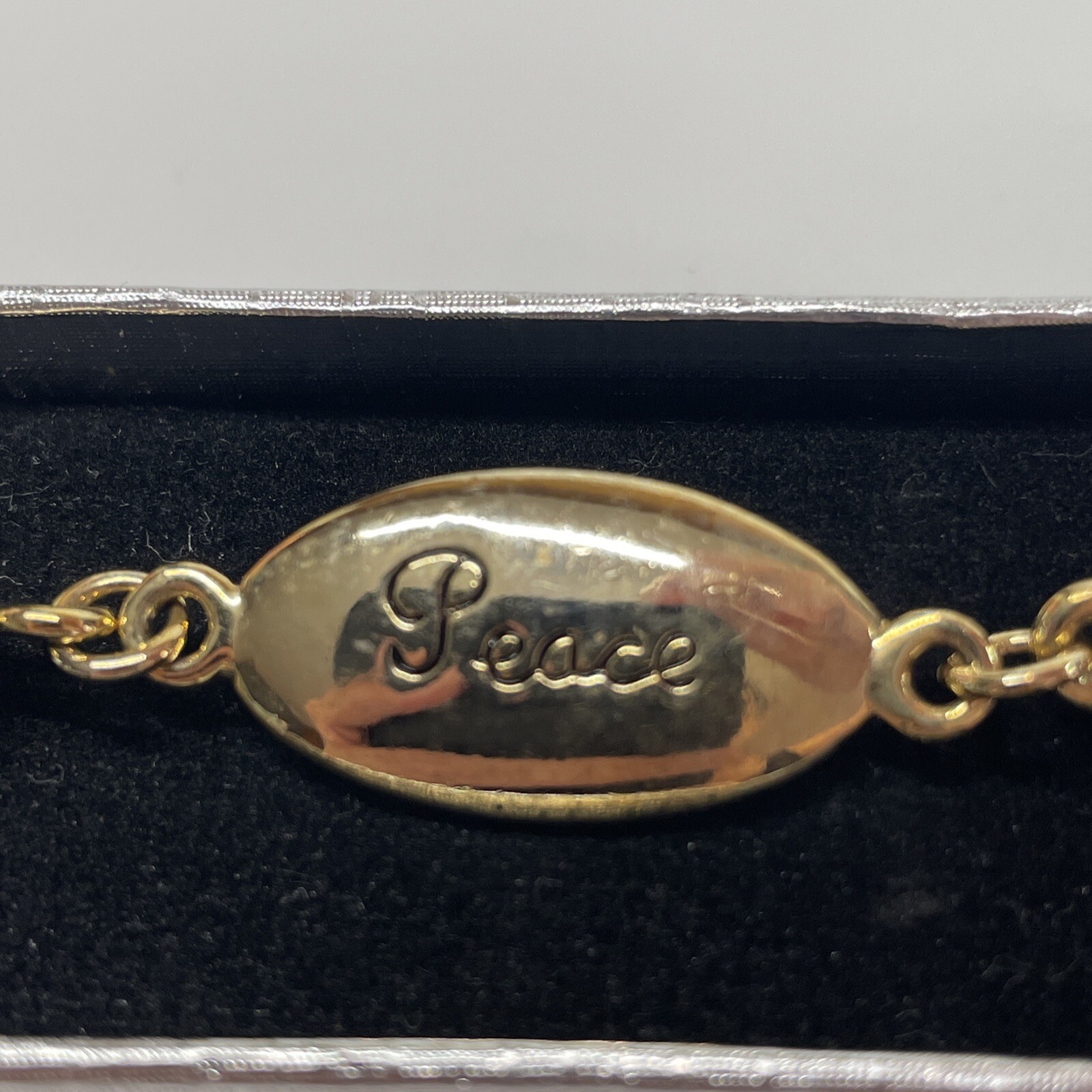 “INSPIRED EXPRESSIONS” BRACELET Gold Tone Double Sided Believe Trust Faith A229