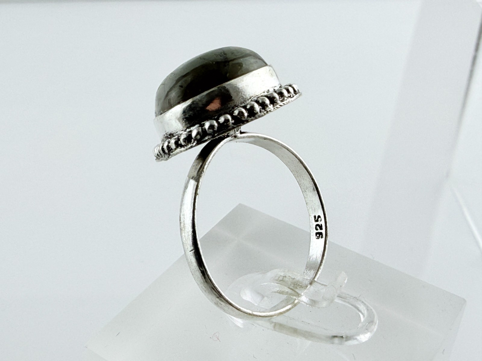 Silver Plated Metal Labradorite Pointed Cabochon Ring Size 10 6.5 Grams Weight