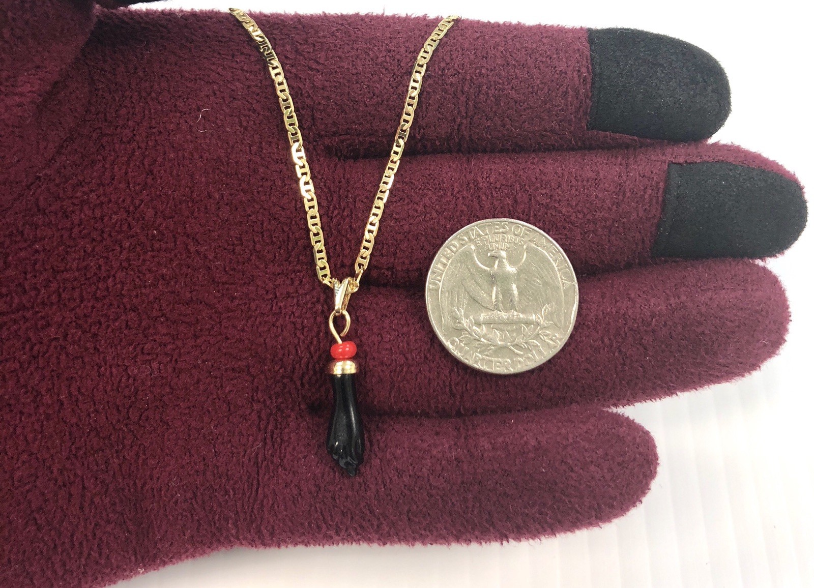 CADENA DE ORO LAMINADO Y PENDIENTE DE AZABACHE PARA BUENA SUERTE Y MALAS VIBRAS