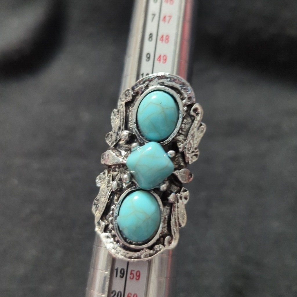 Silver Tone Turquoise Blue Dye Howlite Gemstones Statement Ring – Size 7-9