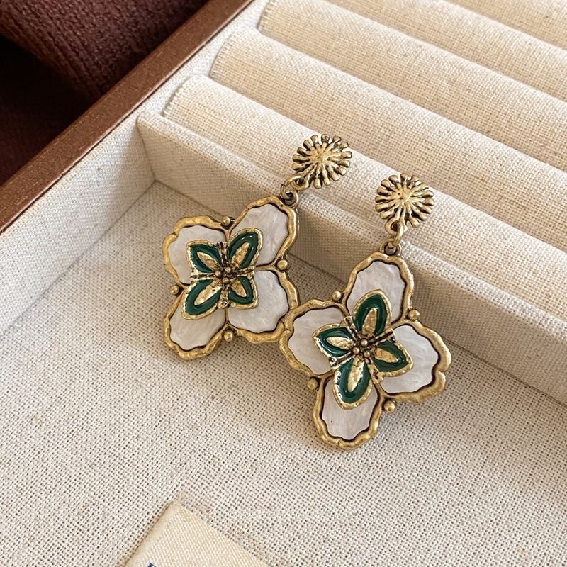 Vintage Drop Earrings Alloy Frame White Shell Enamel Simulated Dangle Earrings