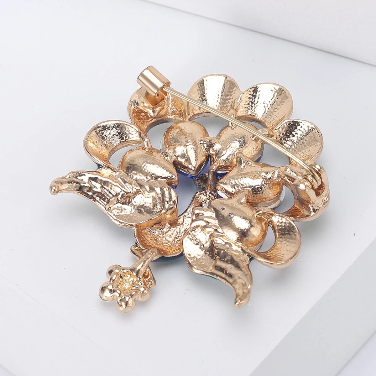 Luxury Shiny Rhinestone Blue Peacock Brooch Pin Animal Theme Women Jewelry Gift