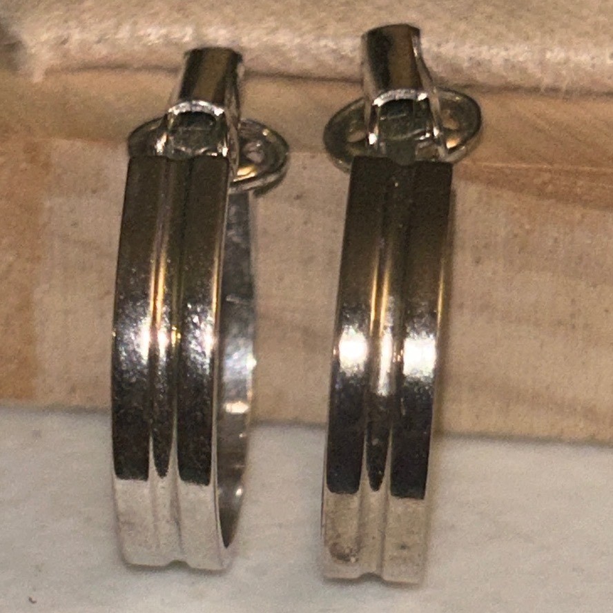 Silver Tone Clip On Hoop Earring Set 2 Pairs Twisted Rope and Polished Smooth