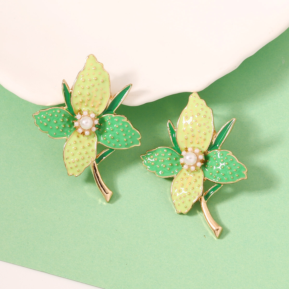 Trendy Enamel Flower Earrings Zinc Alloy Fashion Jewelry for Women 2 Pairs