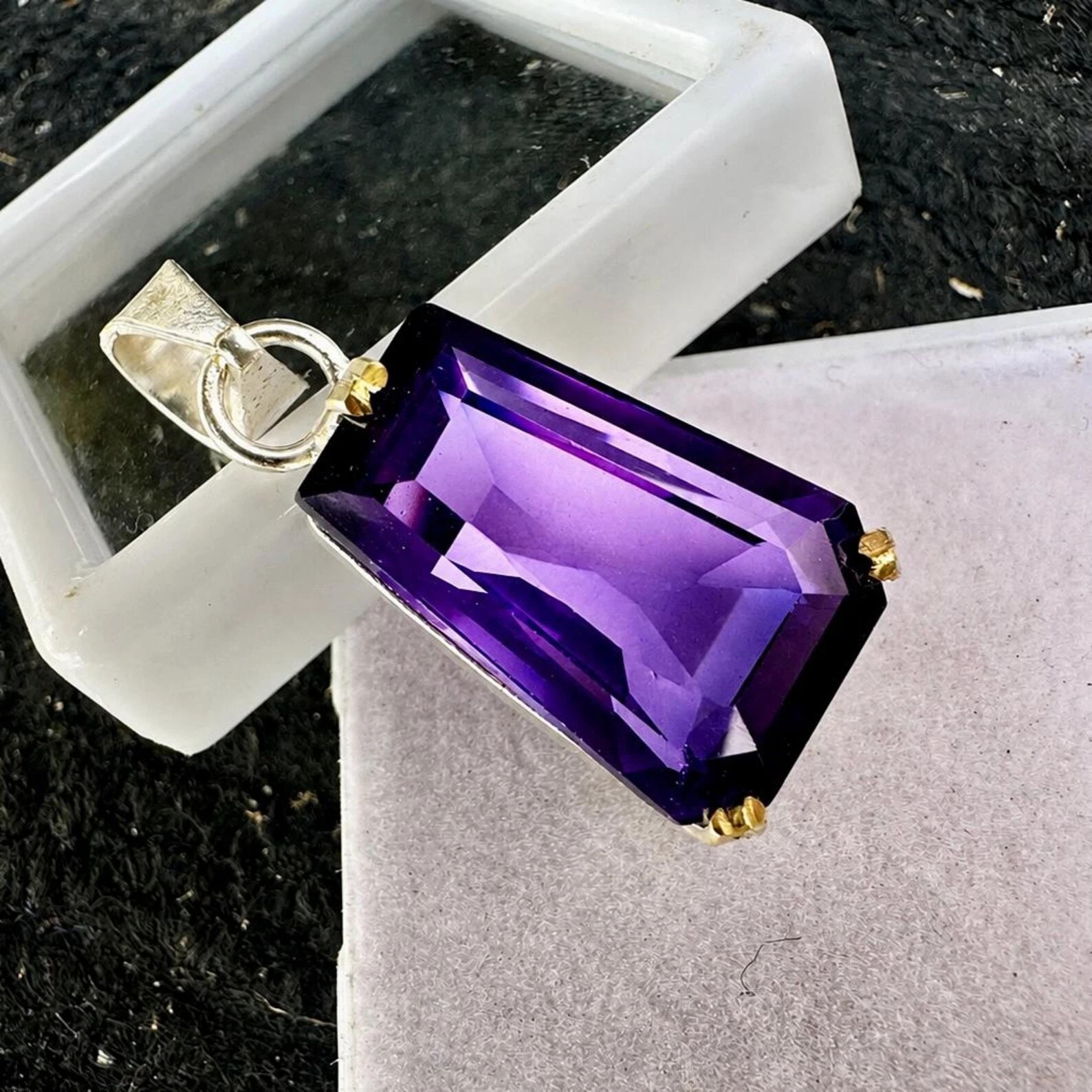 Certified Natural Color Changing Fancy 33.20 Ct Alexandrite Pendant 925 Silver A