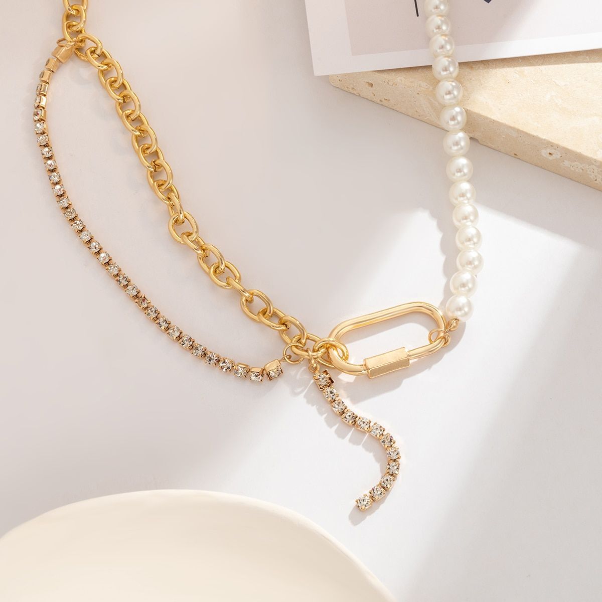 Asymmetric Fake Pearl Aluminum Alloy Choker Tennis Necklace Fashion Jewelry Wear