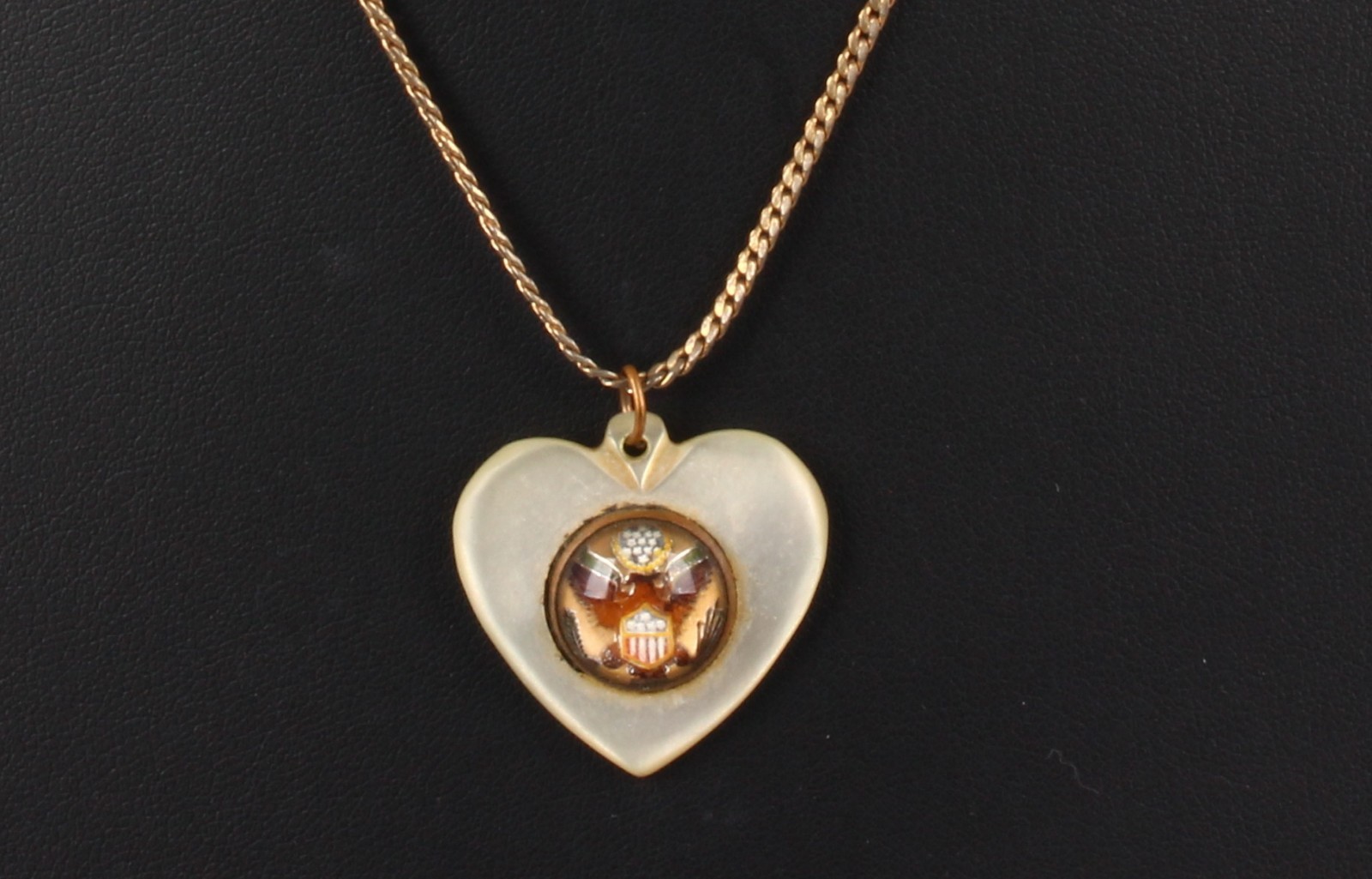 CLAM SHELL HEART MILITARY EAGLE CREST FASHION PENDANT CHAIN NECKLACE 7890B
