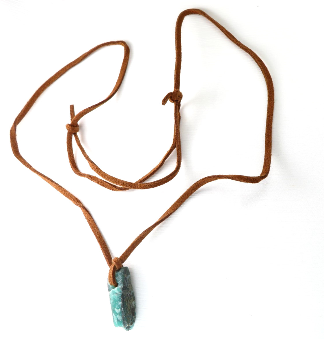 Colombian Emerald Raw Rock with crystals 20.00 Cts Cow Leather Muzo Mines
