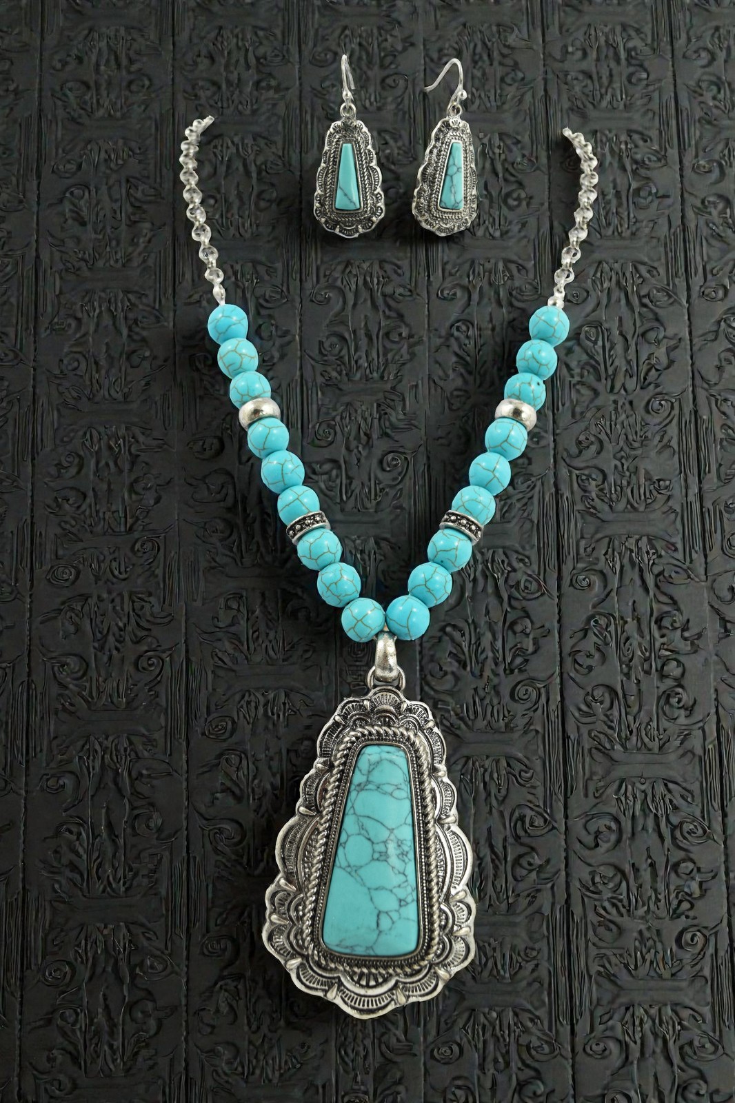 Western Cowgirl Faux Blue Turquoise Pendant Necklace & Earrings Set , Blue stone
