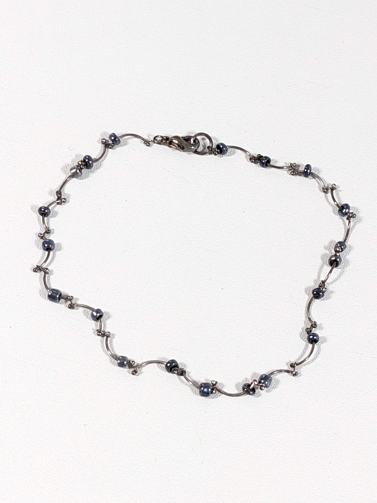Gunmetal Gray Glas Bead Curved Bar Chain Bracelet 9 inches