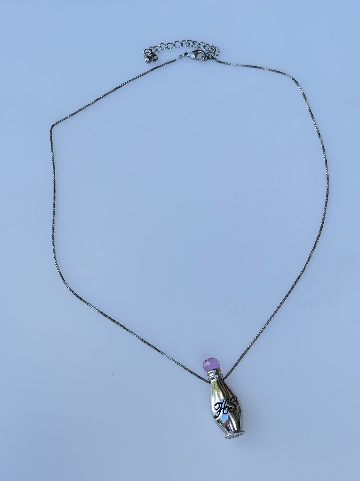 Avon 2004 Presidents Club Pink Faceted Bead Perfume Bottle Pendant Necklace