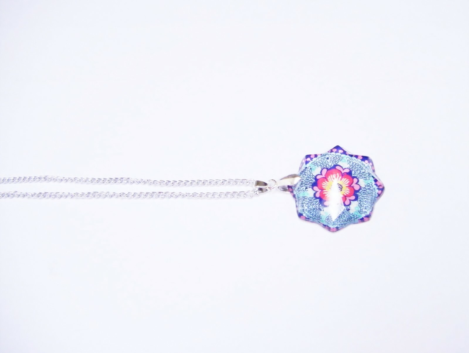 Multi Color Flower Shaped Glass Pendant Necklace