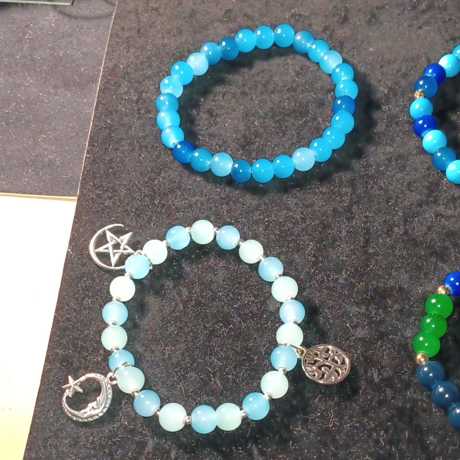 6pc Mixed Lot Beaded Stretch Bracelets Blue Green White Glass Beads w/ Charms