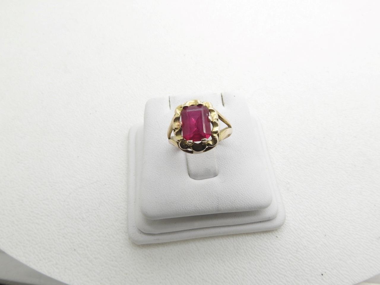 Ladies 10k Yellow Gold Synthetic Red Ruby Ring Emerald Cut 3.00 Carats Size 6.75