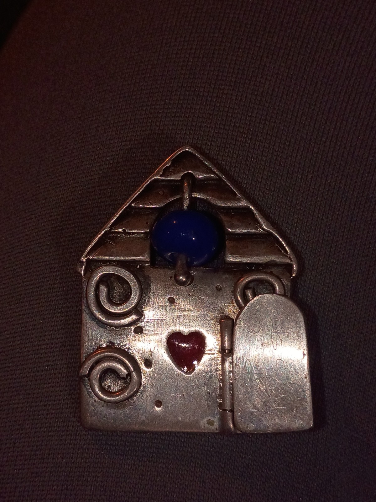 House Shaped Silver Tone Brooch Pin Hinged Door Blue Cabochon Red Heart