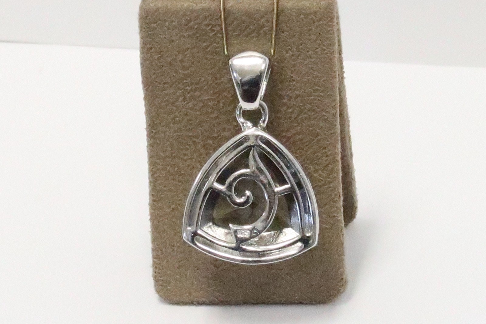 STERLING SILVER TRILLION CUT GREEN QUARTZ & WHITE SAPPHIRE PENDANT 1-3/8″