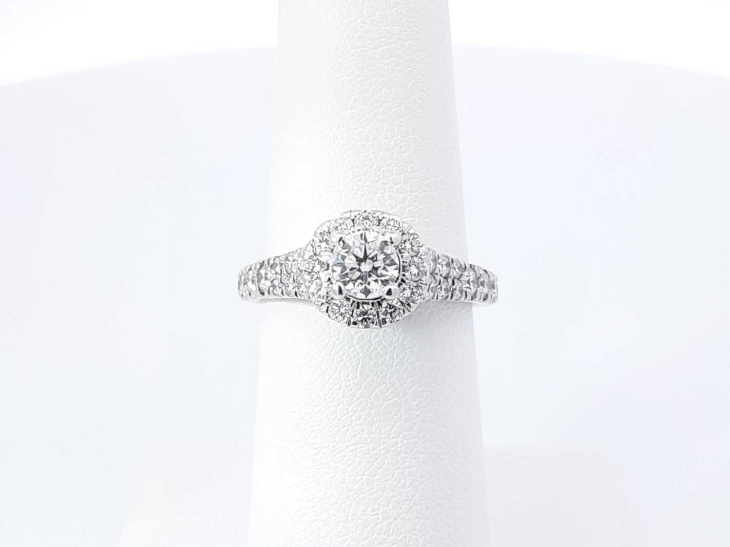 0.85 Cttw Diamond & 14k White Gold Halo Engagement Ring 3.9g Size 6 Fw0326prxdu