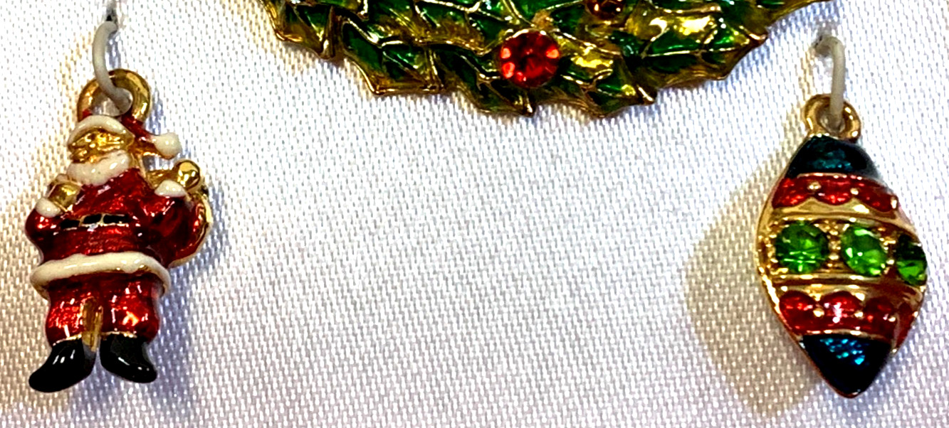 CHRISTOPHER RADKO Christmas Wreath Brooch Pin w/Three Interchangeable Charms