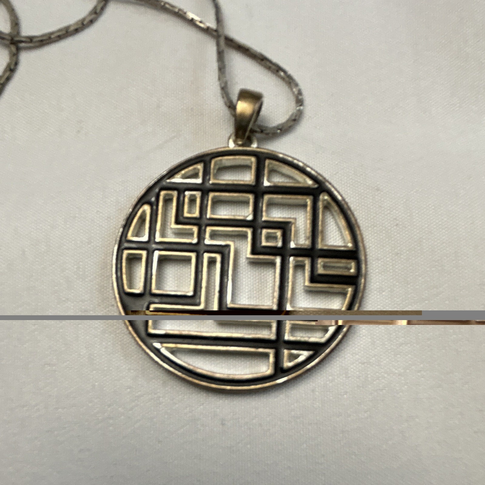 Silver Tone Geometric Round Pendant Necklace Metal Chain, No Stone