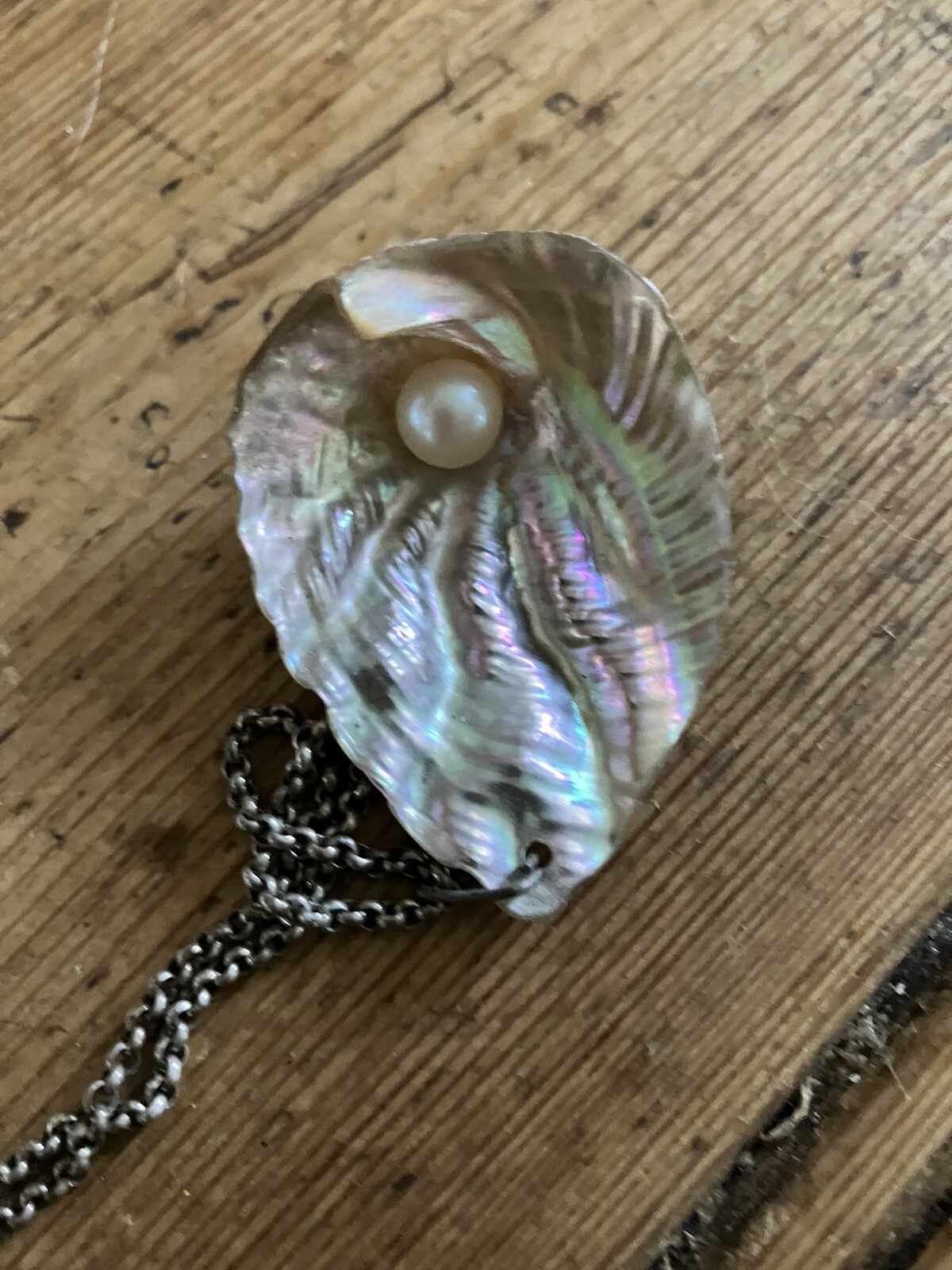 Vintage Silver Tone Necklace With Shell And Imitation Pearl Pendant No Mark tdg3