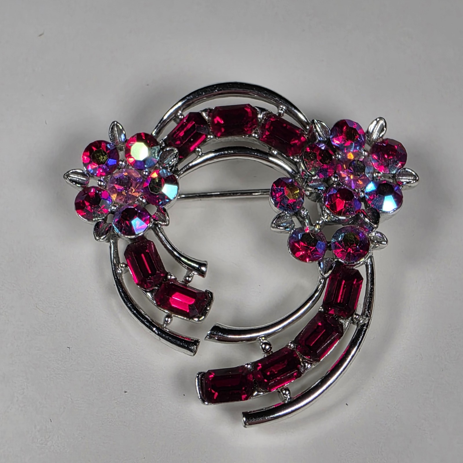 Vintage Lisner Ruby Red Rhinestone Aurora Borealis Flower Wreath Brooch Pin