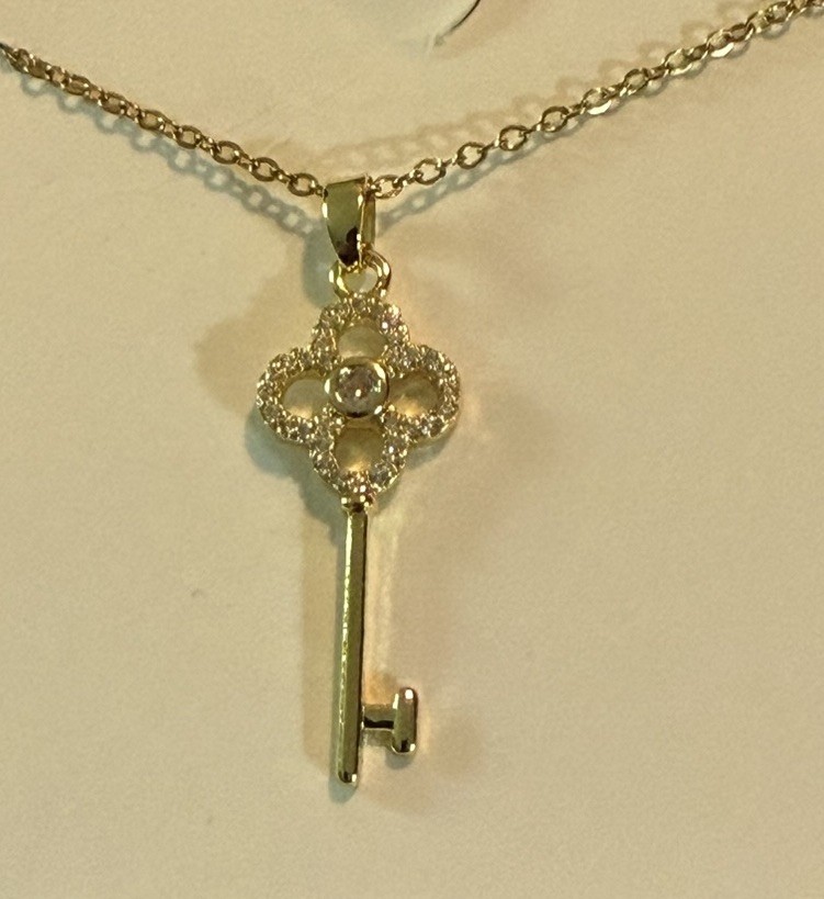 Boutique Necklace Key/with CZs Gold Plating