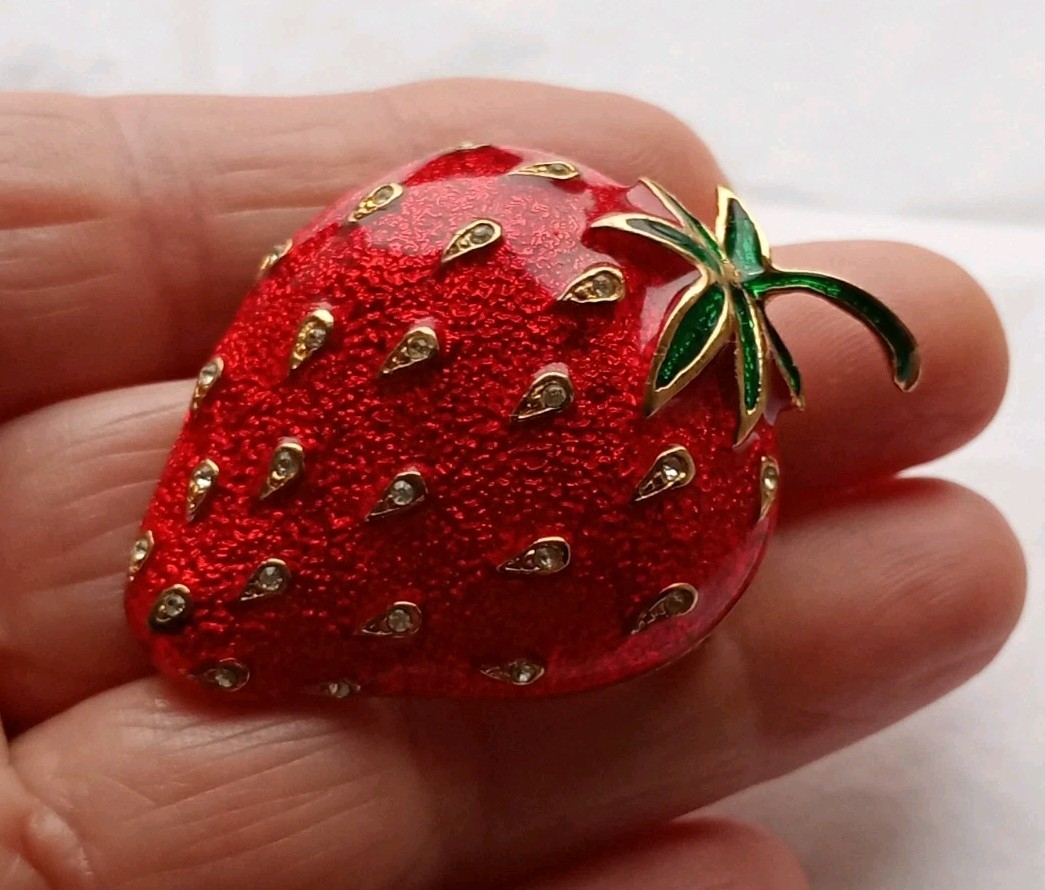 Stunning VTG Signed Angel Strawberry Brooch Pin Rare Collectable Costume Jewels