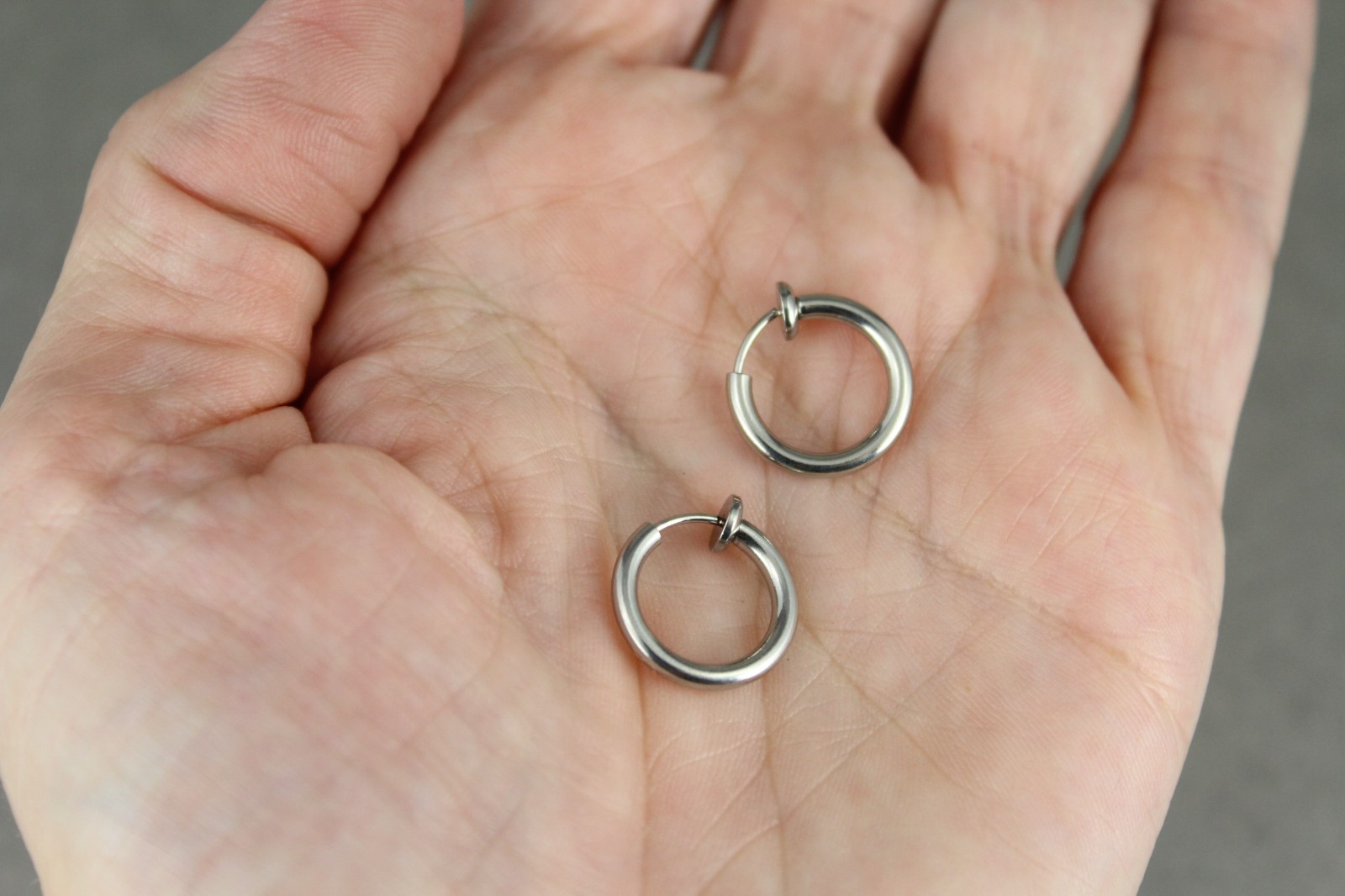 Silver hoops Clip On Clips earrings hoop spring hinge clasp 1/2″ wide 13mm