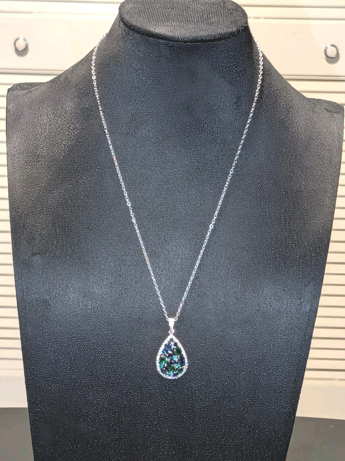 Women’s Moissanite Dazzling Green/Blue Sapphire Pendant Teardrop Necklace 18″