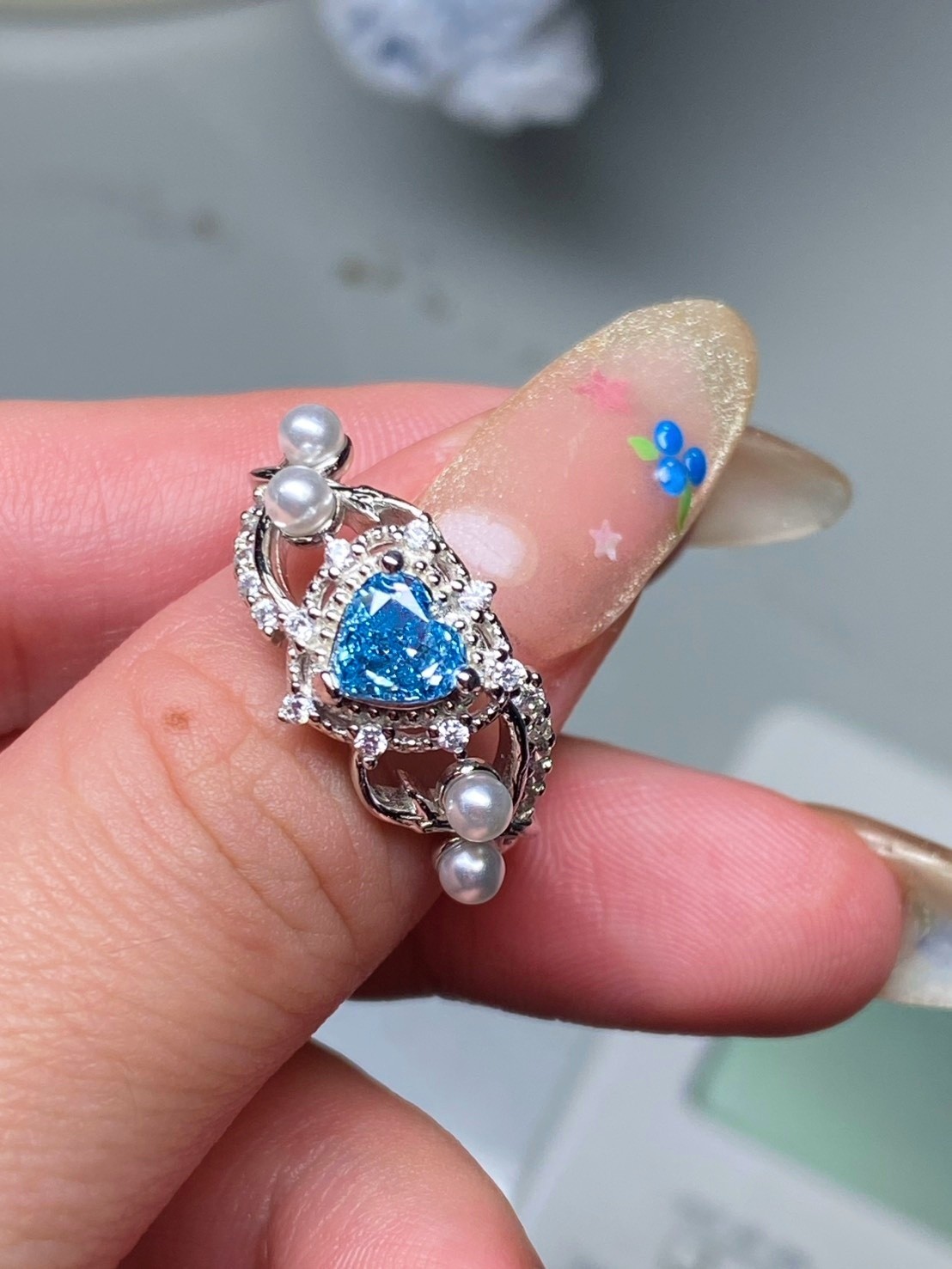 [jerseychou] Lab-Grown Diamond , 0.68ct , Fancy Vivid Blue , VS1 , IGI