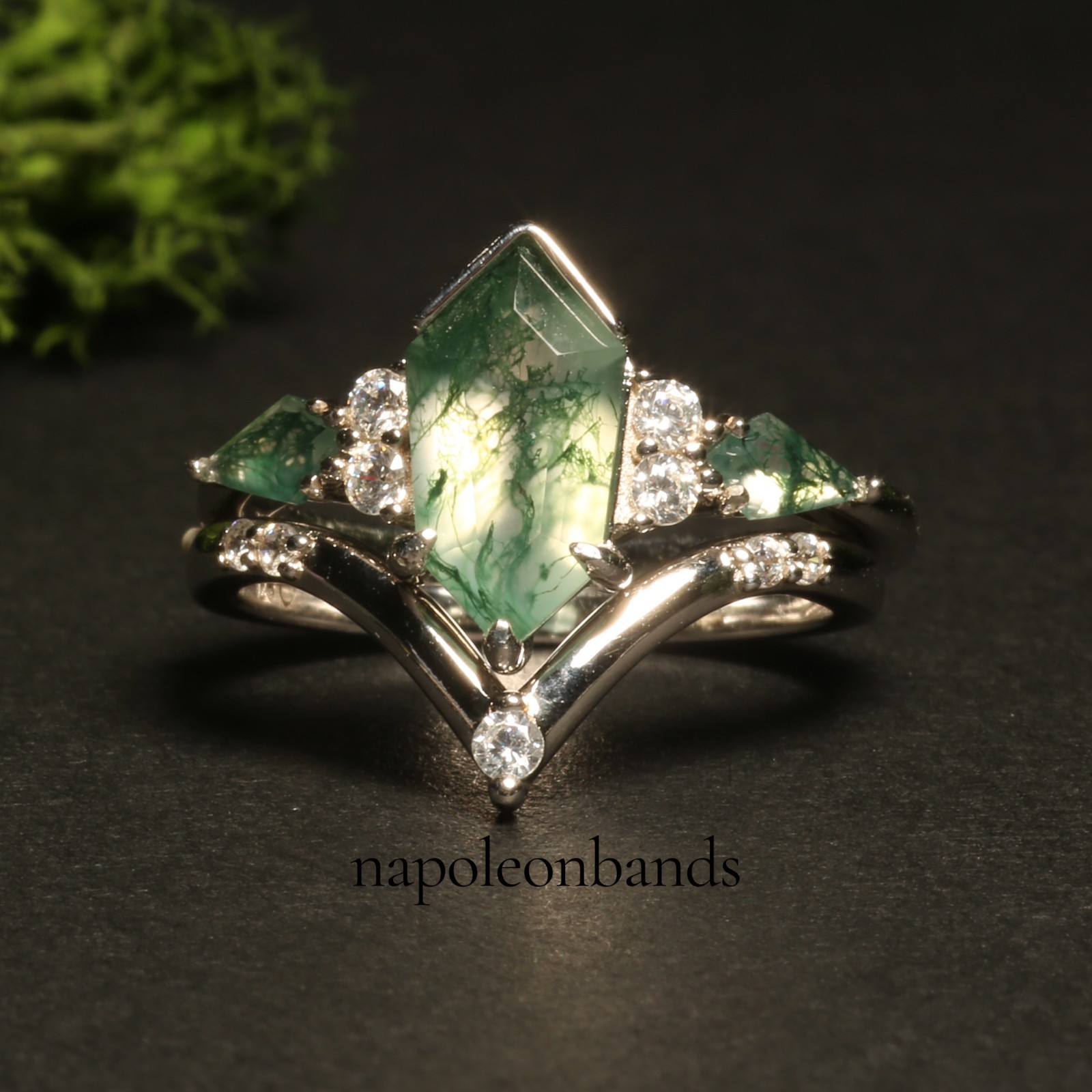 Verdant Soul – Green Moss Agate Stackable Ring in Black Rhodium Silver