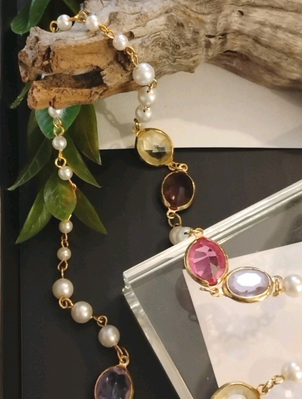 Pretty CATHE(?) Gold Plated Bezel Set Glass Gems w/Faux Pearl 26″ Necklace!