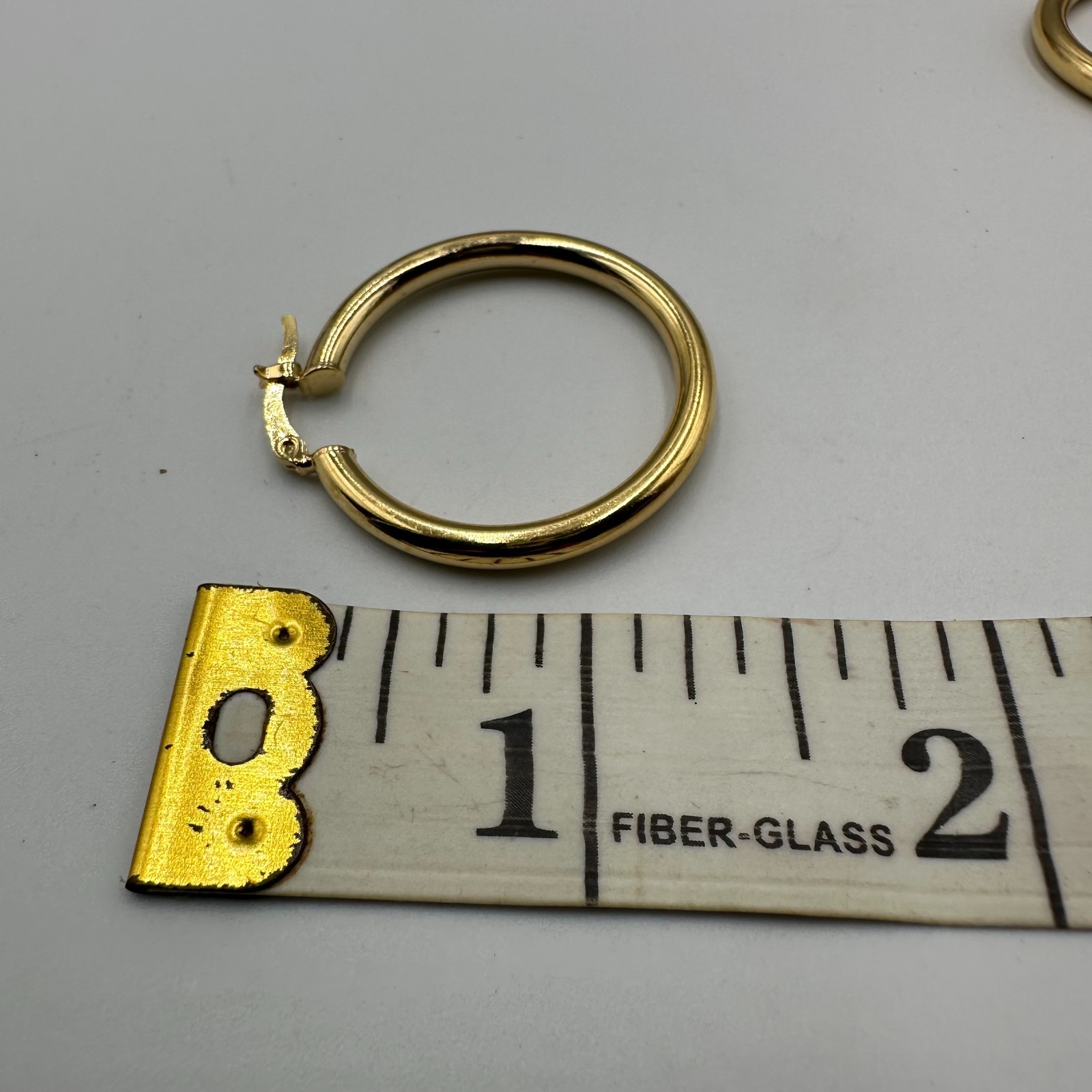 Hoop Earrings Gold Tone Classic Polished Round Latch Back Lightweight 1.25in