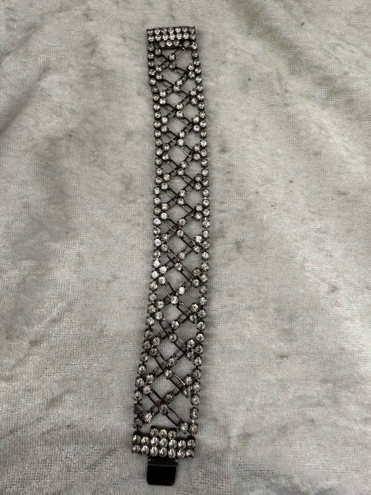 Rhinestone Bracelet Black Tone 7.5″