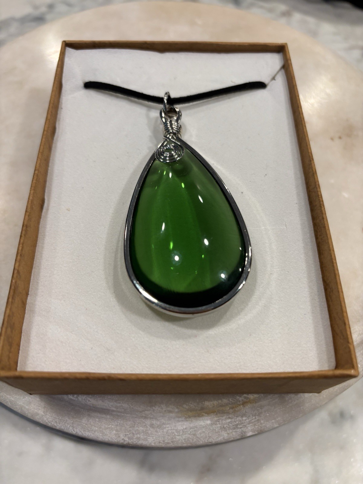 Teardrop Pendant Necklace Green Silver Tone Bezel Cord Adjustable 19-24in