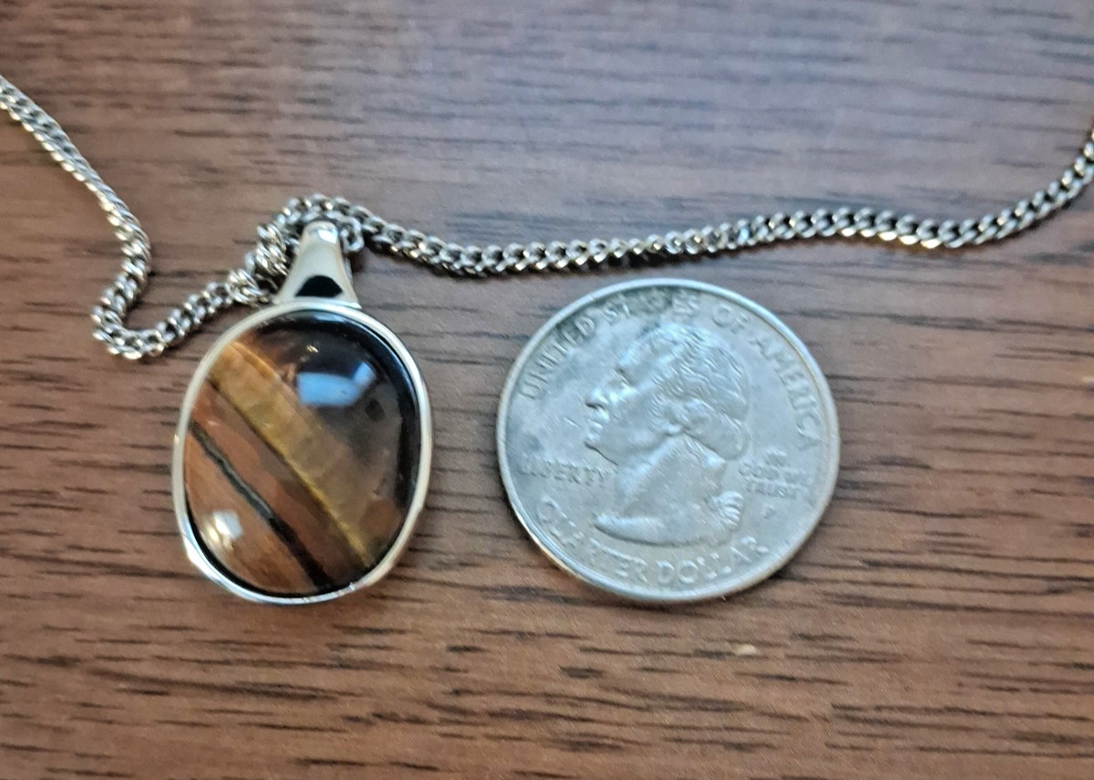18″ Chisel Stainless Steel Tiger’s Eye Oval Pendant Necklace NWOT
