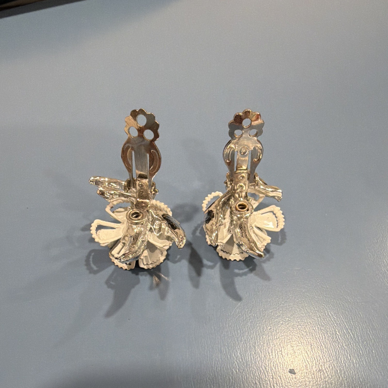 Vintage Blue Ivory Gold Enamel Flower Clip-On Earrings Gold Tone Lobe Pair