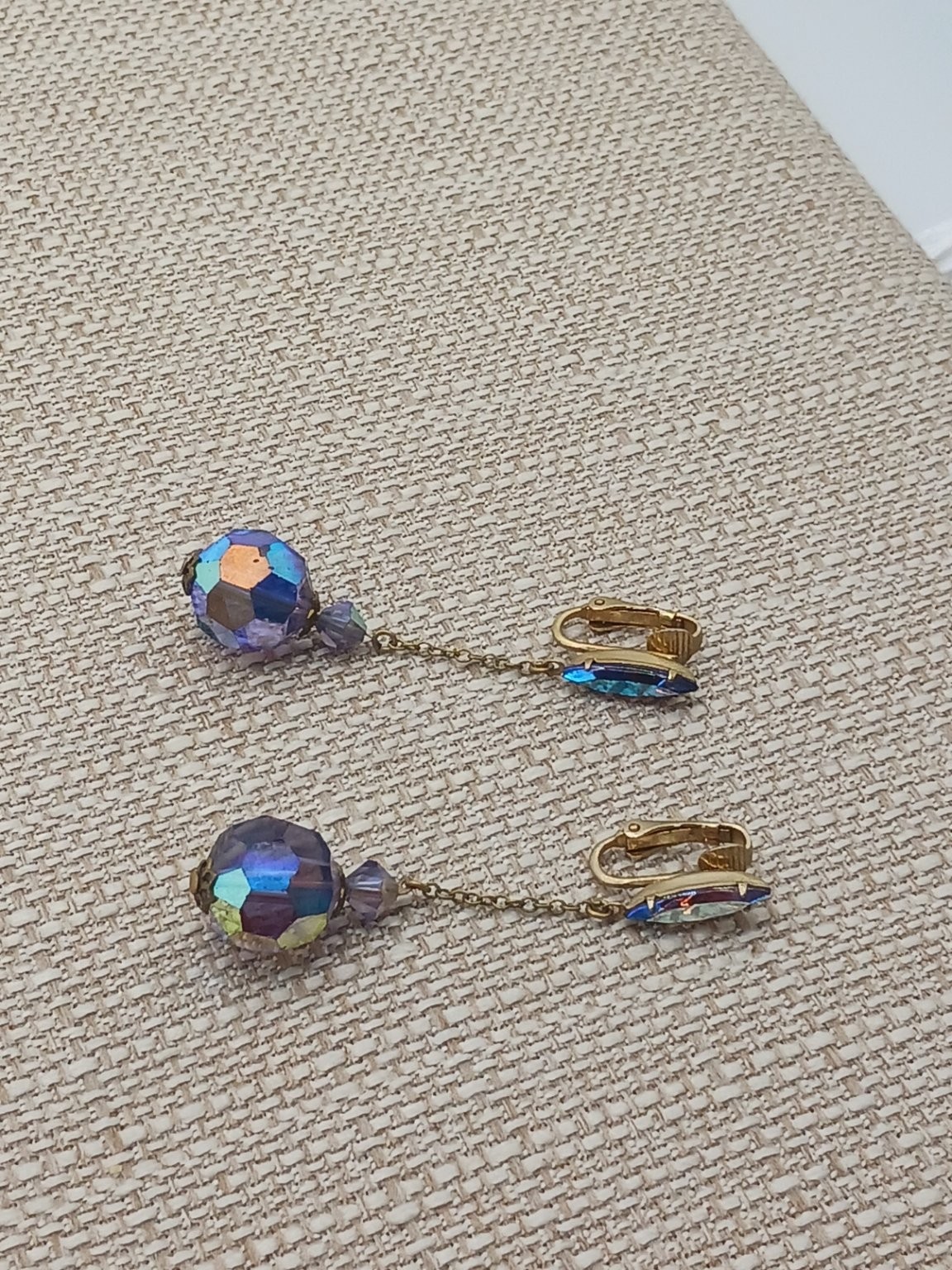 Vintage Purple Faceted Drop Dangle Clip On Earrings 2.25 Inches Glass Bead