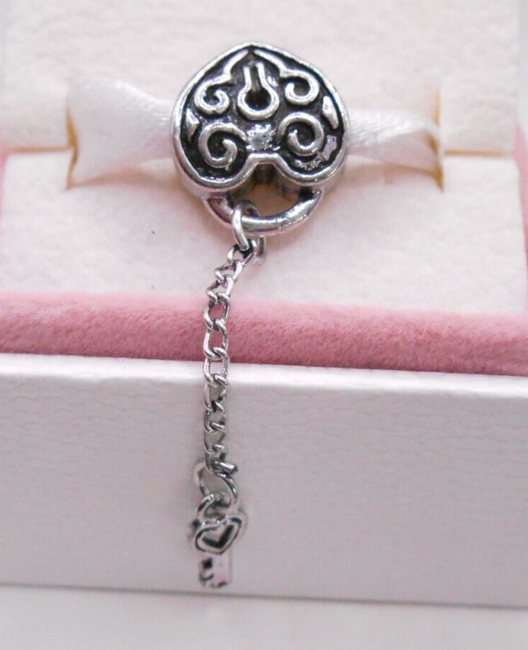 SILVER LOVE LOCK & KEY CHARM BRACELET SPACER BEAD & NECKLACE PENDANT GIFT POUCH