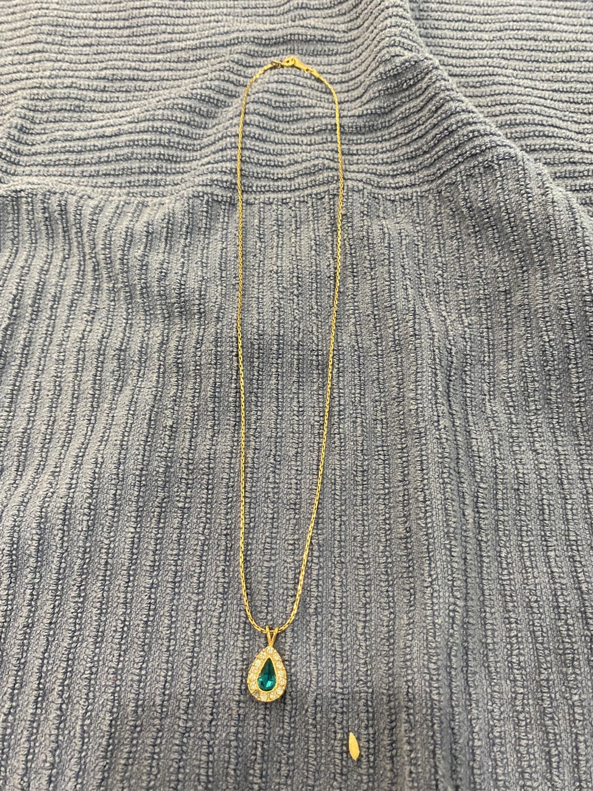 Gold Tone 7-8 inch Necklace with Tear Drop Pendant