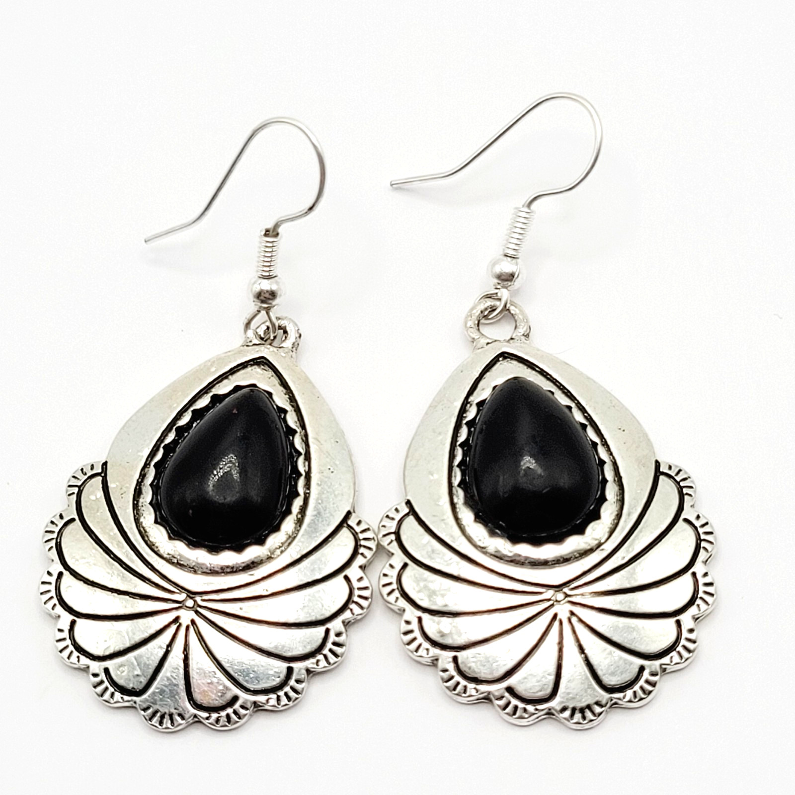 Southwest Style Silver Tone Black Agate Pear Stone Silver Tone Pierced Earrings