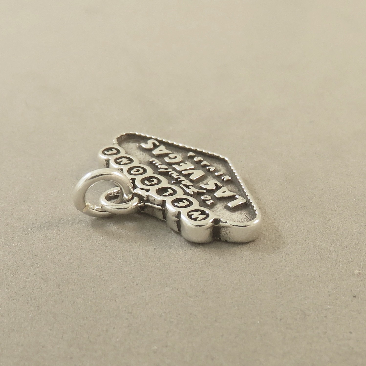 .925 Sterling Silver WELCOME to Fabulous LAS VEGAS Sign CHARM NEW NV 925 TW46