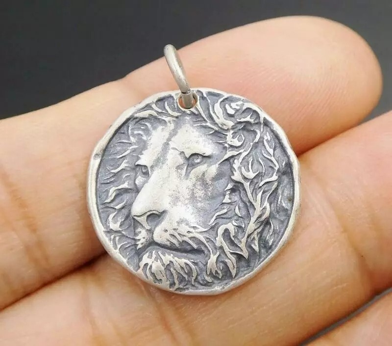 Handmade Unique Antiqued Sterling Silver Lion Head Round Charm Pendant Necklace