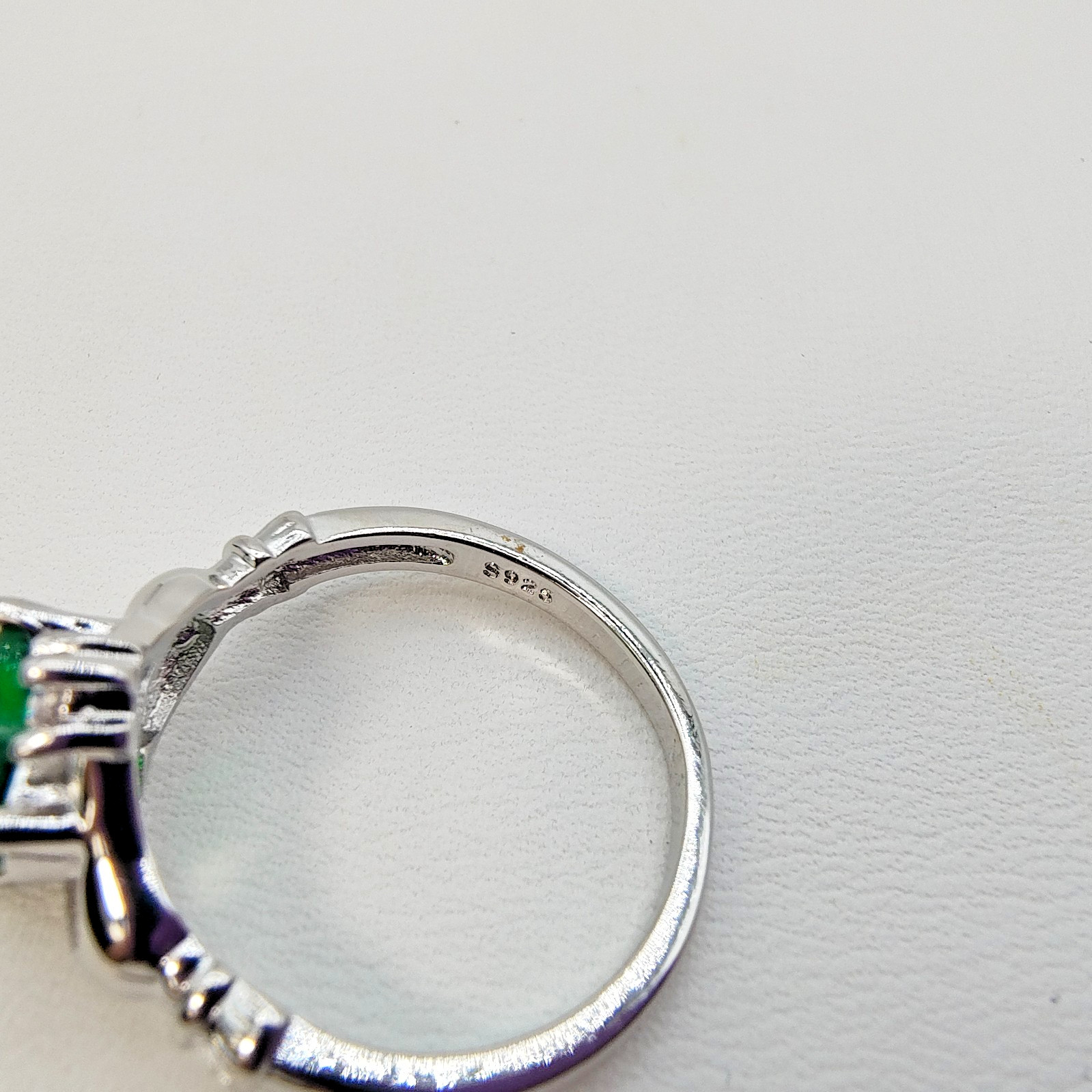 Claddagh Ring Irish Wedding Band Silver Plated Green CZ Sz 8 May Birthstone